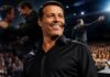 Kim jest Tony Robbins? Najważniejsze informacje, specjalizacja i powody popularności