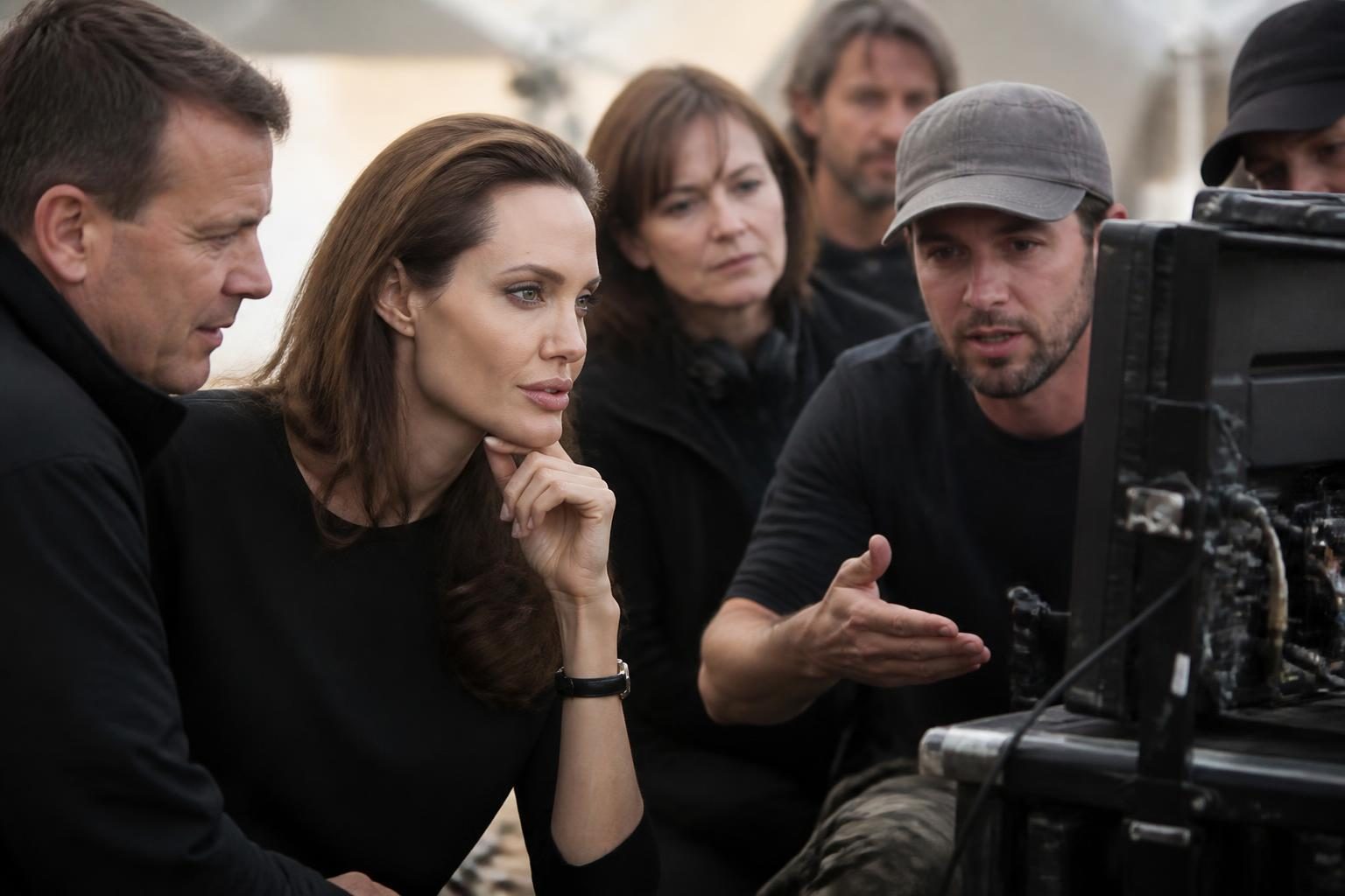 Współpraca Angeliny Jolie z innymi twórcami – mentorzy, partnerzy i najważniejsze relacje zawodowe